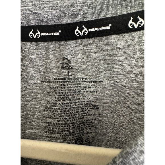 Men's Realtree Edge T-Shirt Size L Gray Camo Pocket Performance Shirt - Picture 2 of 6